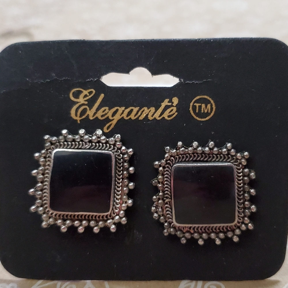 Elegante' Vintage Clip Earrings**Black Large Squares In Silver Filigree**